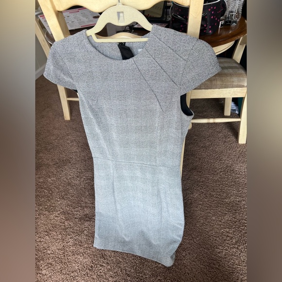 H&M Black/White checkered dress size 8 - Picture 1 of 3